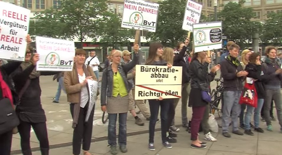 Mehr Informationen zu "Therapeuten gemeinsam auf die Straße - Demonstration am 11.10.2014 in Frankfurt"